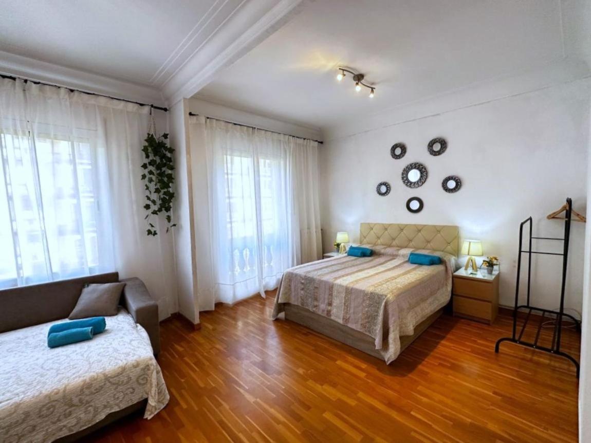 Habitaciones Acogedoras Barcelona Luaran gambar