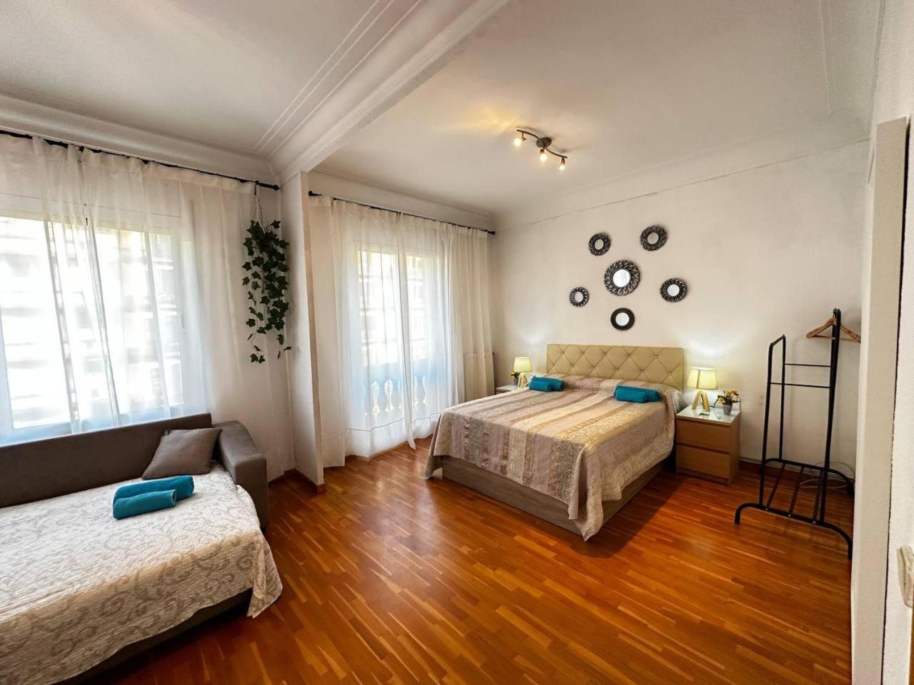 Habitaciones Acogedoras Barcelona Luaran gambar