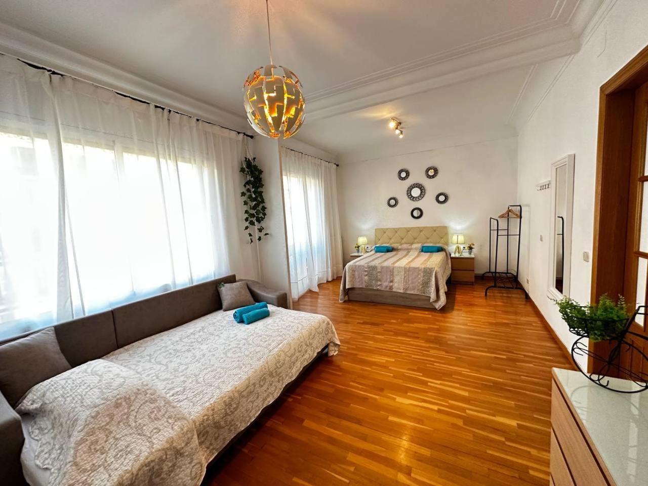 Habitaciones Acogedoras Barcelona Luaran gambar