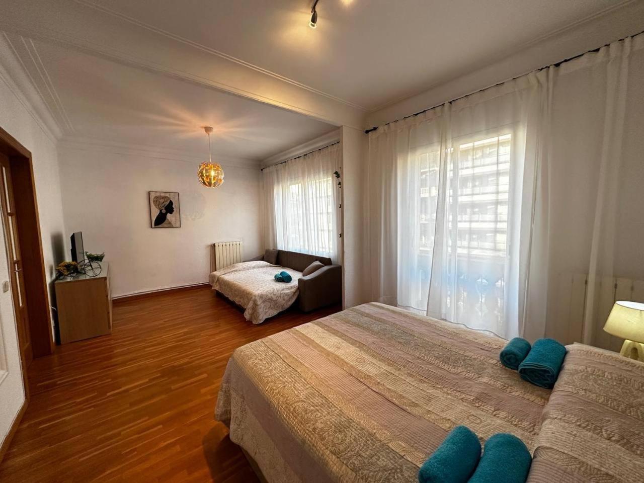 Habitaciones Acogedoras Barcelona Luaran gambar